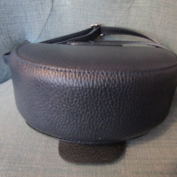 Caviar Leather Half Moon Flap Bag Made in Italy - Picture 5 of 8